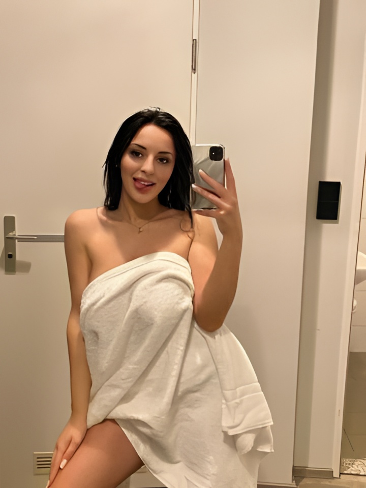 Олечка привлекательная девушка из Кемерово цена от 10000 руб