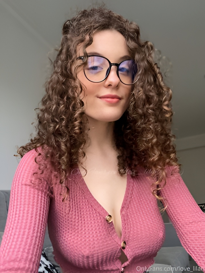 Виталина привлекательная девушка из Кемерово цена от 3000 руб