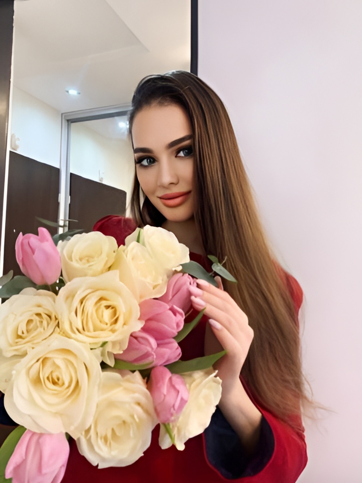 Ярослава привлекательная девушка из Кемерово цена от 2000 руб