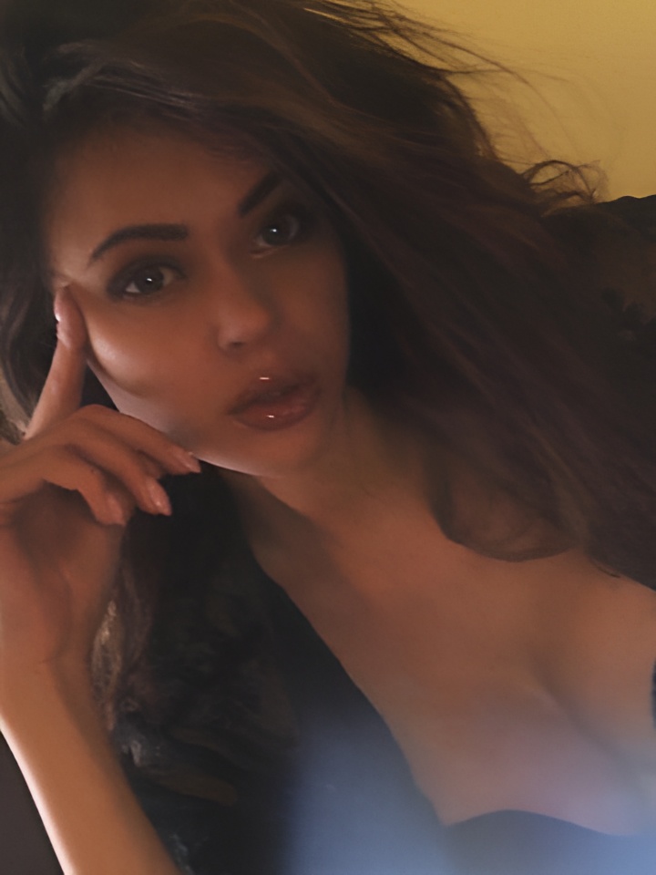 Зита привлекательная девушка из Кемерово цена от 2000 руб