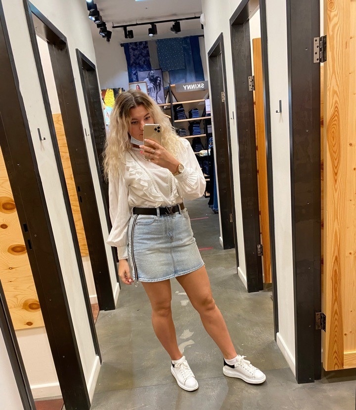 Ирен привлекательная девушка из Кемерово цена от 3500 руб