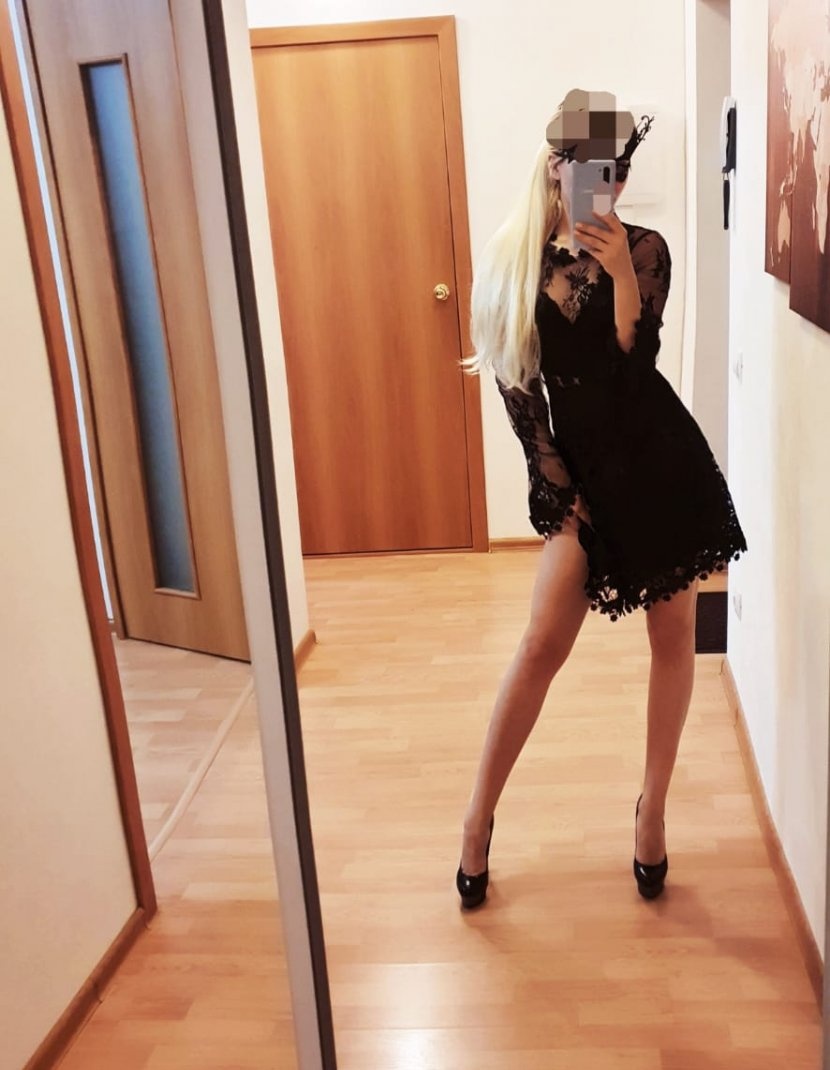 Александра привлекательная девушка из Кемерово цена от 3000 руб